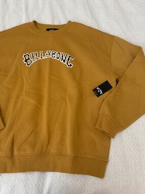 billabong crewneck   size meidum   details: -range crewneck  -color: gold  -grap
